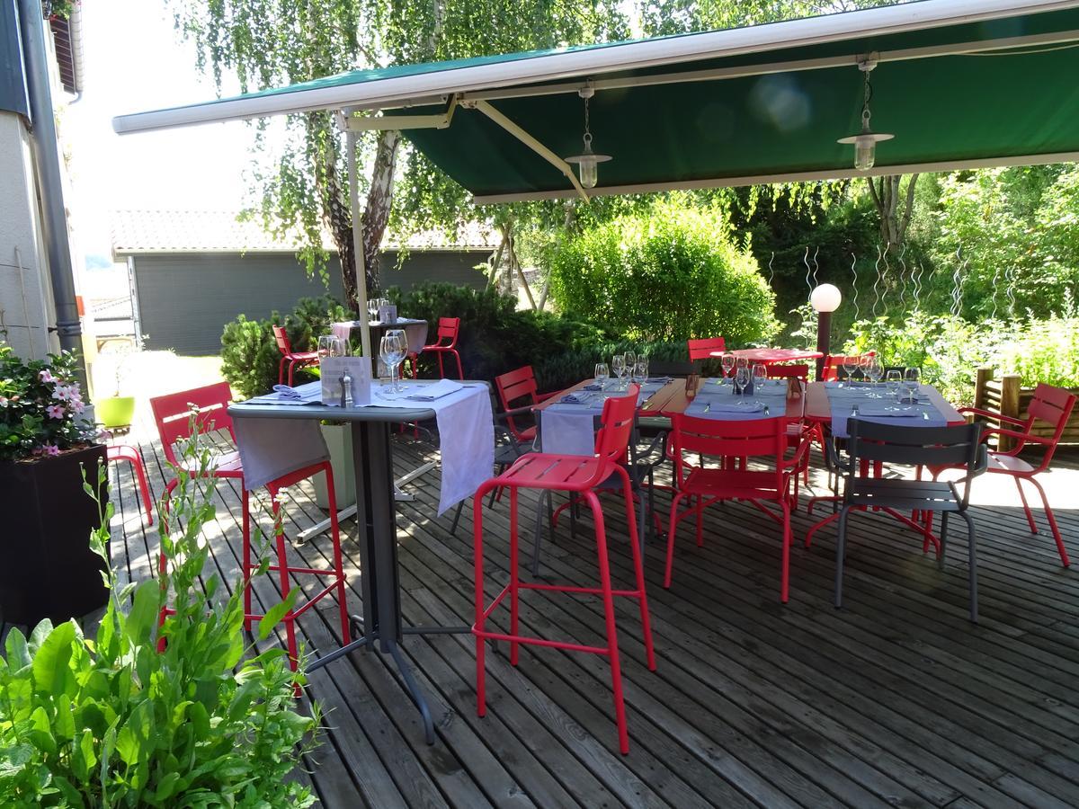 Logis Hotel Restaurant La Tour Dunières المظهر الخارجي الصورة