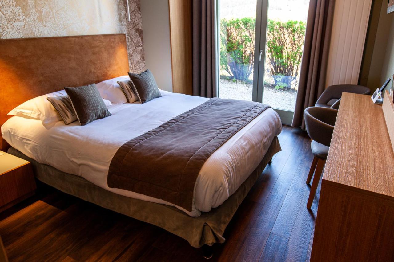 Logis Hotel Restaurant La Tour Dunières المظهر الخارجي الصورة